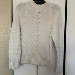 NWT SWEATER WITH ZIPPER DETAIL ON SLEEVES